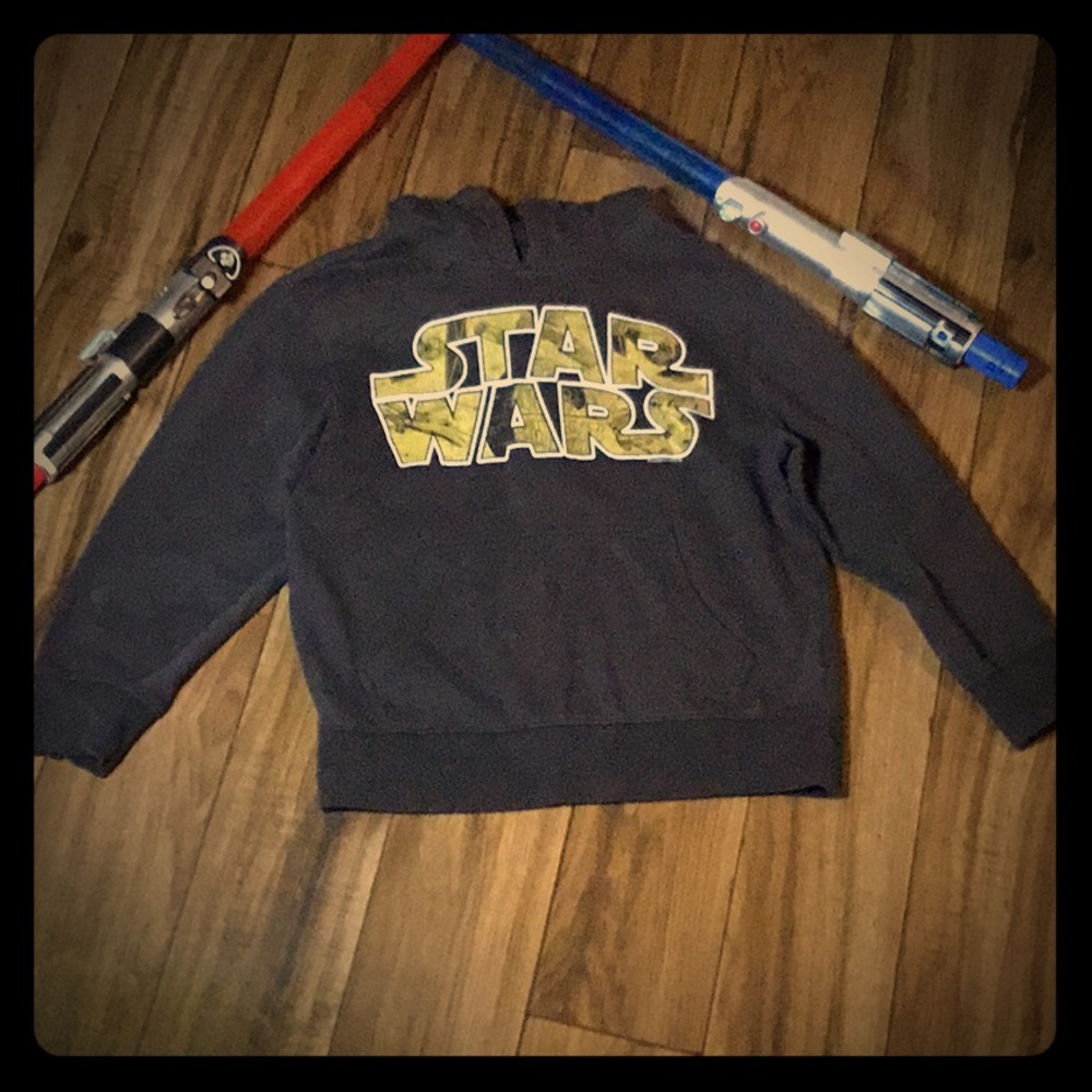 STAR WARS Hoodie w/pocket -charcoal w/gold letters